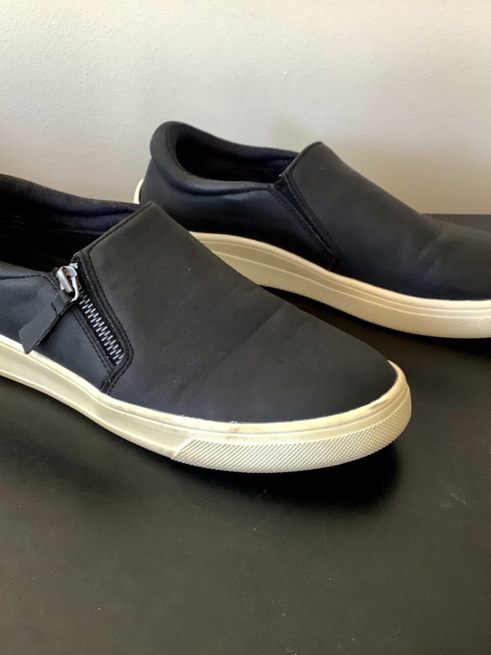 Kensie Black Slip on Loafer Fabric Side Zipper Trendy Comfort Everyday Classic